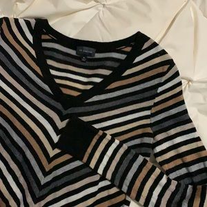 The Limited V-neck sweater Energetic angle on neutral fav stripes!
